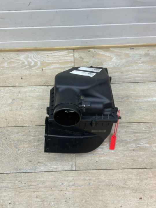 cover of a filter, air BMW G01 G02 G05 G06 G11 G12 G30 G31 8620473
