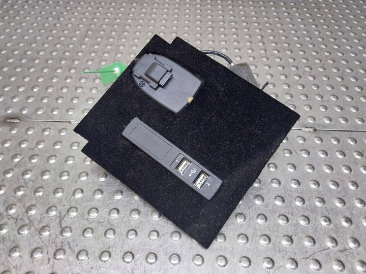 modulo TELEFONU MERCEDES Adattatore USB A2228200254 MERCEDES W217 W222
