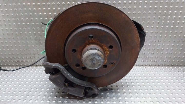 Moyeu support broche Axe moyeu Étrier frein Droite Avant 20901 MERCEDES W203 W209 SLK R171