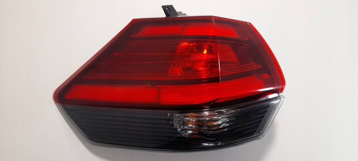 Nissan X-Trail T32 lift 2017-2021 light rear left 22023746 (R450)