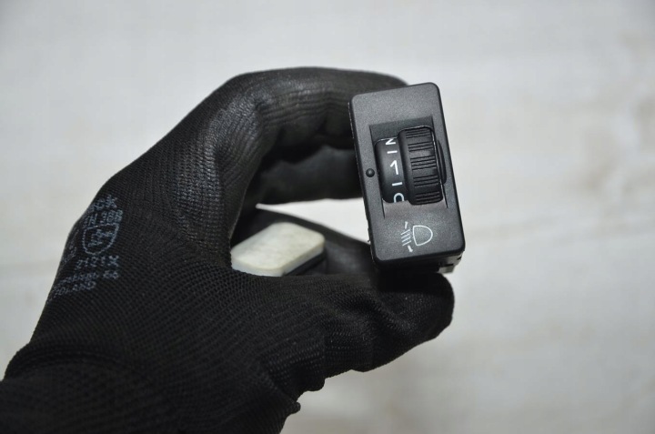 switch heights of the lights Peugeot 2008 14r