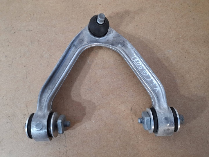 Nissan GT-R Querlenker oben vorne links (Q907)