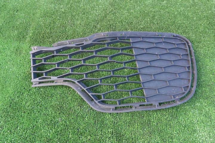 Grille Pare choc Droite Avant MASERATI GHIBLI III