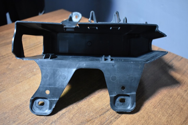 IDEALNY bracket holder KOMPUTERA MERCEDES W167 1