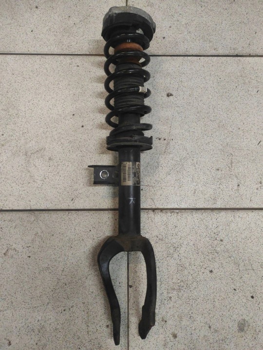 shock absorber front right side BMW 5 X-Drive F10 2016rok 2.0 TB.,