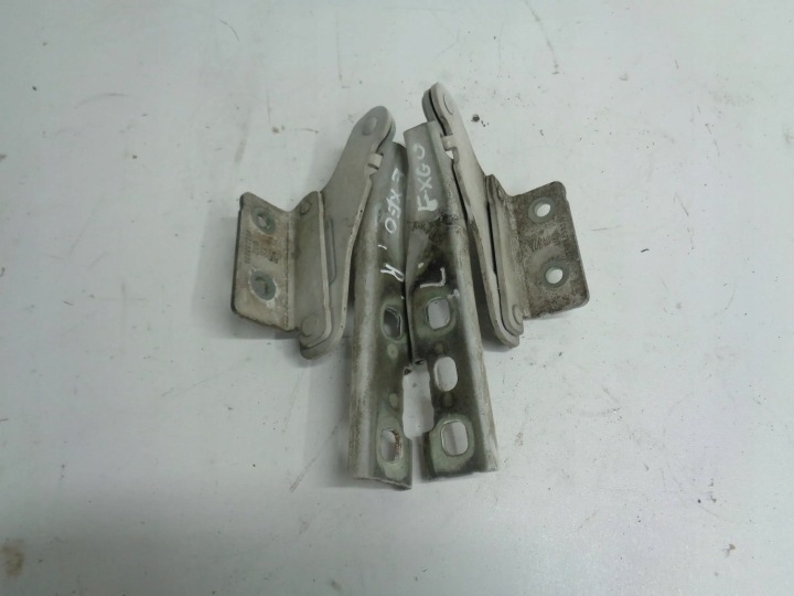 SEAT EXEO pant kapoty pravý levý KOMPLET 3R0823302A 08-14r