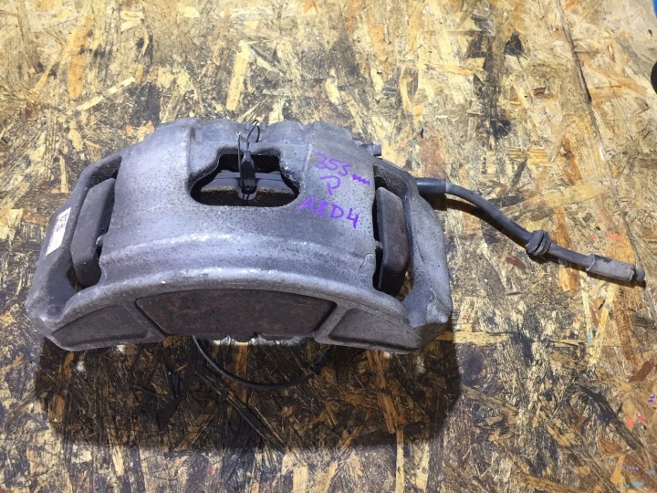 AUDI A8 D4 3.0 TDI Bremssattel Bremse Sattel rechts vorne 355MM 4H06AB