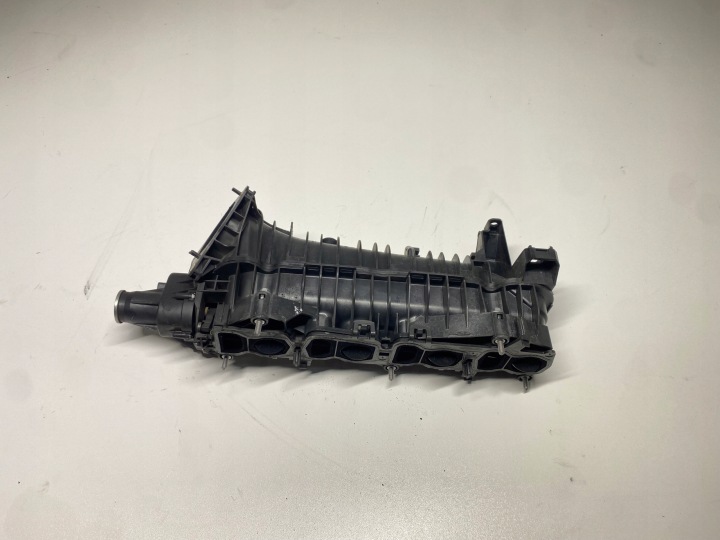 intake manifold BMW 3 III F30 2.0D N47D20 8570791-01 2010