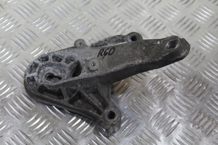 holder holder of the engine MINI COUNTRYMAN R60
