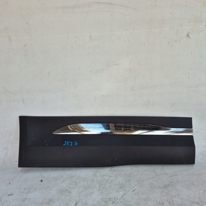 MERCEDES GLA II H247 19- moulding door right rear part rear