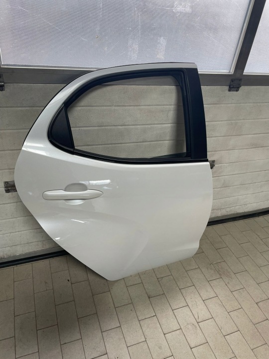Tür hinten rechts MAZDA 2 HYBRID Z 2024 ROKU STAN wie neu Z AUTA DEMO 089