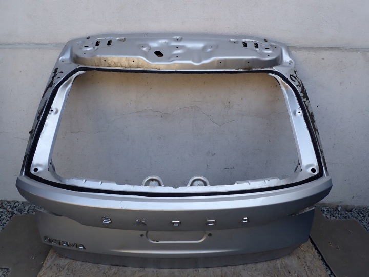 Malle hayon arrière coffre Couvercle Porte coffre hayon SKODA OCTAVIA 4 IV 5E7 NX5 KOMBI 19- 5E7827023