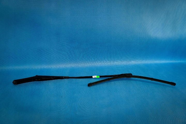wiper arm pioro Audi A4 S4 A5 8W 8W1955408