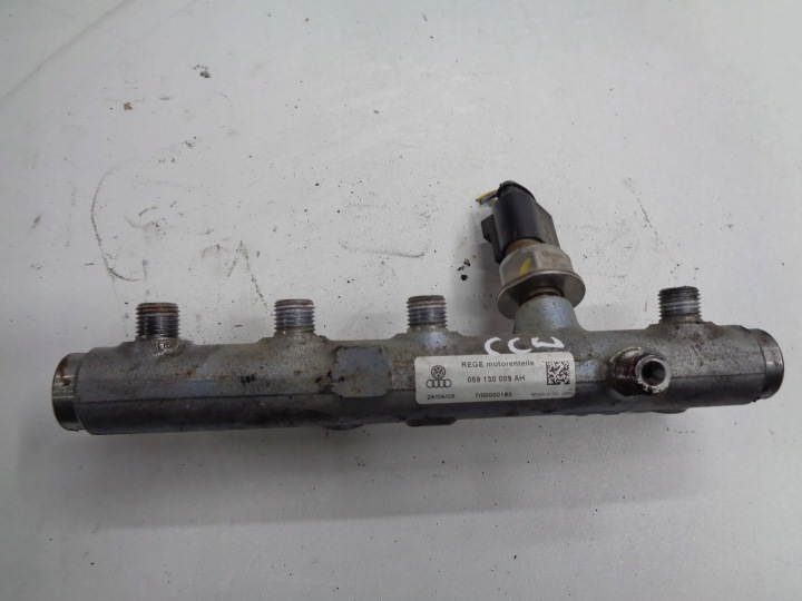 AUDI A4 A5 Q7 A6 KRAFTSTOFFVERTEILER EINSPRITZLEISTE 3.0 TDI CCW