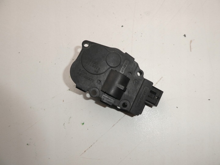 MOTEUR ACTIONNEUR CHAUFFAGE CLIMATISATION AUDI A4 B8 A5 8T Q5 K9749007