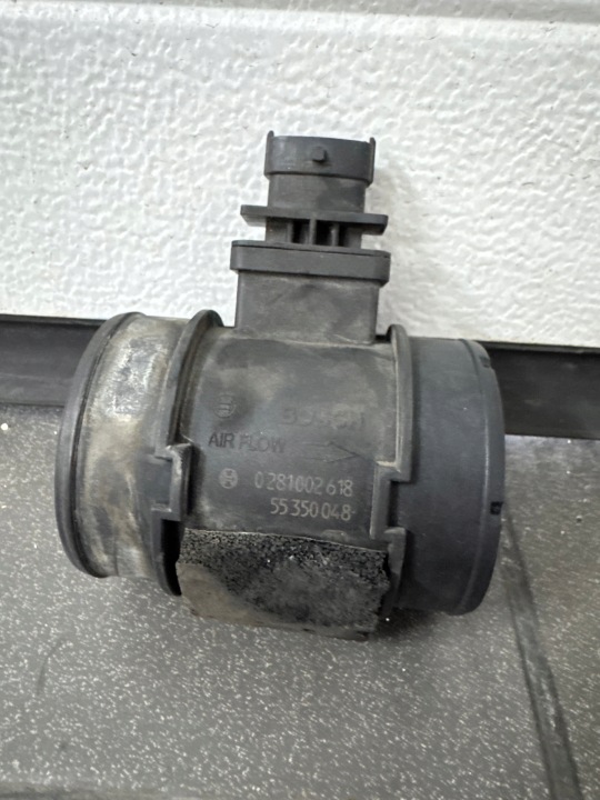 Débimètre 55350048 OPEL ASTRA H SEDICI SX4 1.9 CDTI