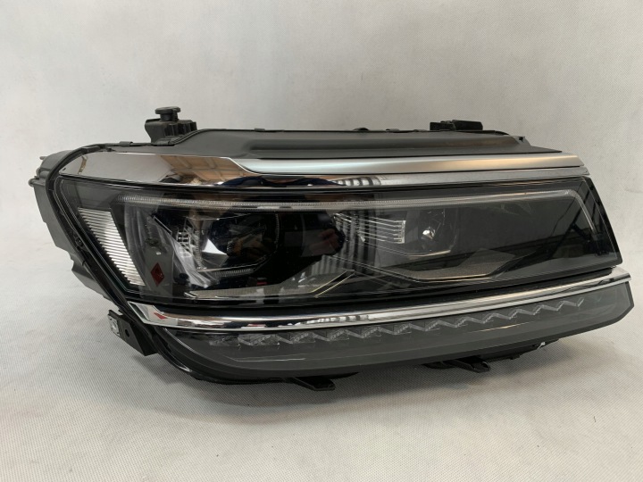 Reflektor rechts Licht Volkswagen VW Tiguan II 15 Allspace 5NN941082C 03.26