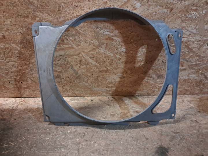 Blende Abdeckung WENTYLATORA des Kühlers MERCEDES W116 450 1165050355