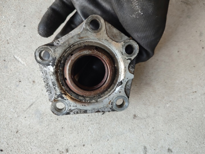 Flansza Antriebswelle Opel F18 90470589