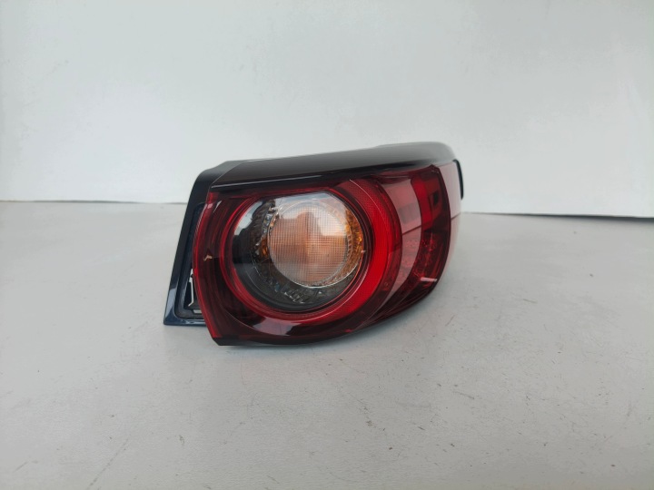 Licht rechts hinten MAZDA CX30 19- LED T42