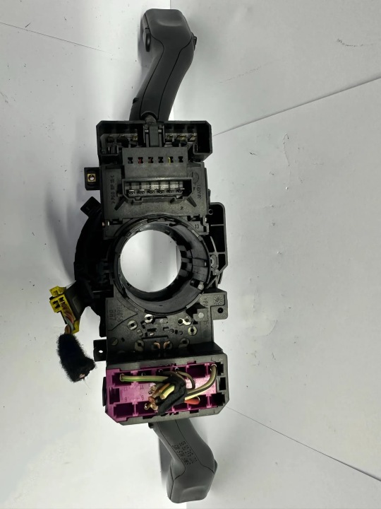 SKODA FABIA et Commodo essuie glace 8L0953513G