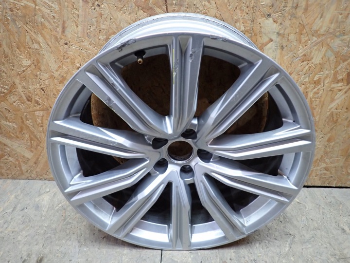 Jante d’aluminium AUDI Q7 SQ7 Q8 RSQ8 4M 4M8 5x112 20" ET20 8,5J 4M8601025DK