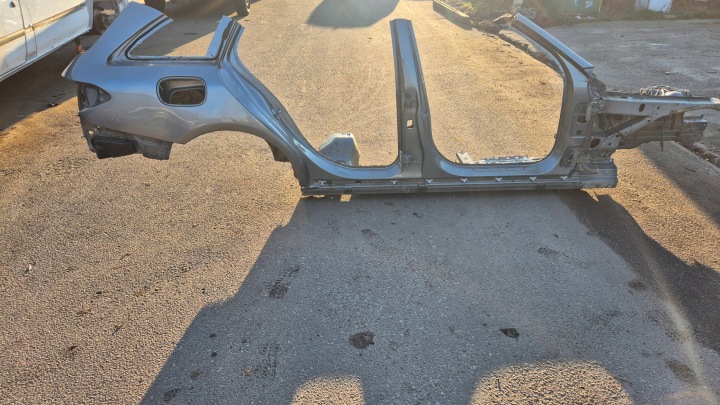 Seitenschweller Säule mitte vorne rechts 792 MERCEDES C W205 KOMBI