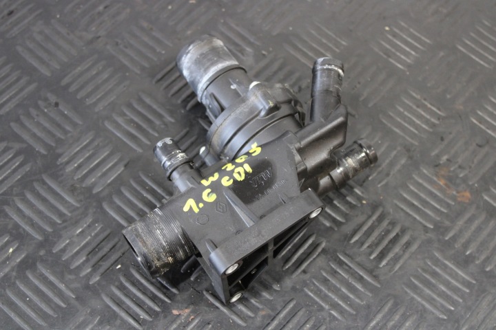 Boîtier thermostat 110616618R A6262000115 MERCEDES C-KLASA W205 SB 1,6 CDI