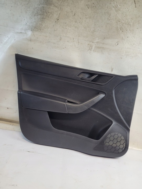 side upholstery door left front OE 5JB867013A SKODA RAPID 15r.