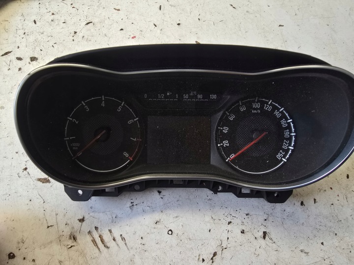 OPEL CORSA E Instruments tachymètre compte tours Horloge montre tableau bord 39204213 EUROPA Essence 1.4T 1.4 TURBO