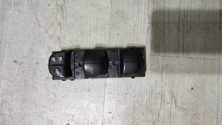 Nissan Qashqai 16r 1.5dci Avant Bouche buse Gauche Bouton Vitre Vitres