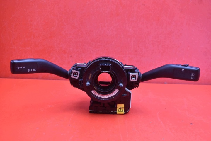 páčky pod volant a ovládání PAJAK 1K0953503E 1K0959653 1K0953549 VW CADDY 3 III
