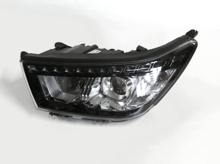 fanale faro sinistra anteriore SSANGYONG TIVOLI 15-18