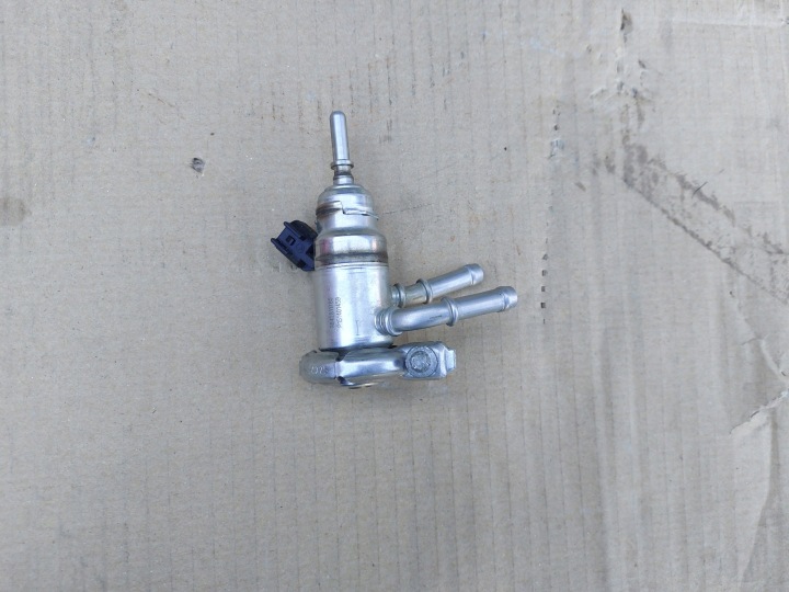 Einspritzdüse Pumpe-Düse-Einheit ADBLUE OPEL COMBO E 1.5 dCi neu 23r