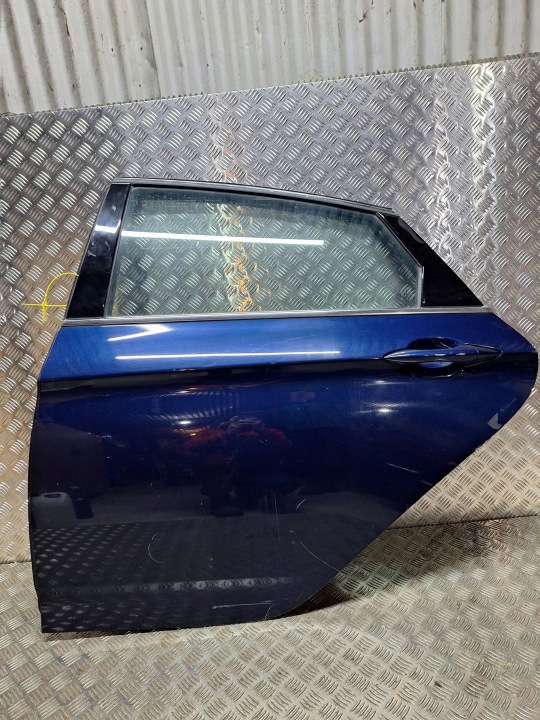 dveře levé záď HYUNDAI i40 SEDAN 11-19 kompletní