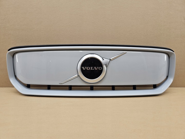 maska maska VOLVO XC40 EV400 RECHARGE RADAR 2020-2022 barva 729