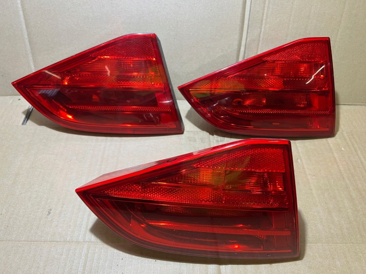 AUDI A4 B8 AVANT KOMBI Licht links hinten links heck für die Heckklappe 8K9945093