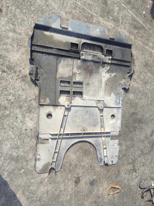 COPERTURA GREMBIALINA SOTTO MOTORE COPERCHIO , COPERTURA PEUGEOT 5008 9659104280
