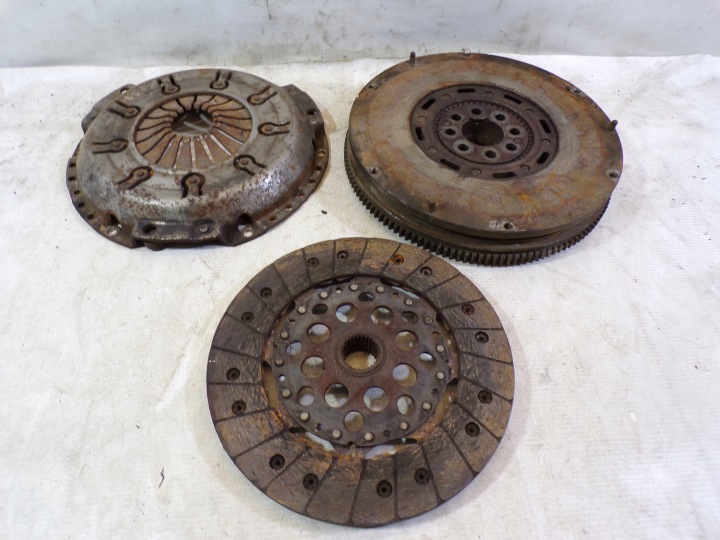 clutch wheel flywheel DWUMASA VOLKSWAGEN LT 35 2.5 TDI LUK 124027310