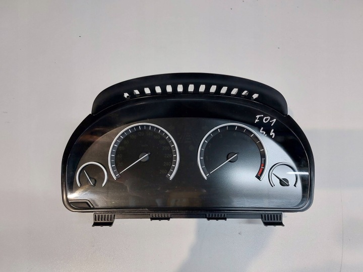 BMW 7 F01 F02 F03 F04 4.4 und Kombiinstrument Kombiinstrument EUROPA 9201997 17388410