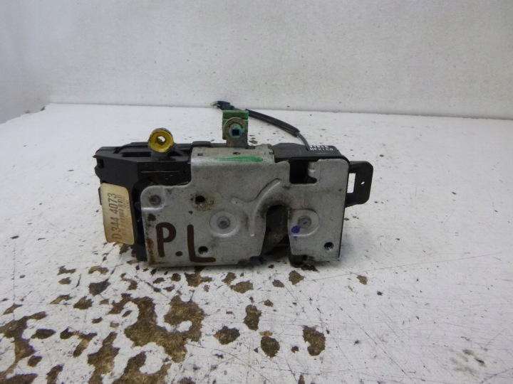 lock door front left Mazda Tribute 2000-2007 D 344 4073
