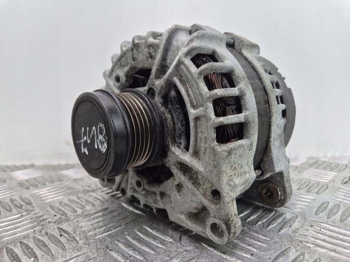 Mercedes CLA180 W117 alternator A0009060022 M270