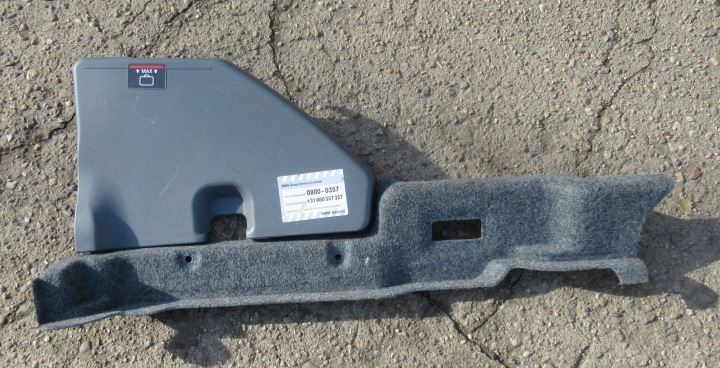 BMW E93 E92 07R tapacír kufru pravá 6960794