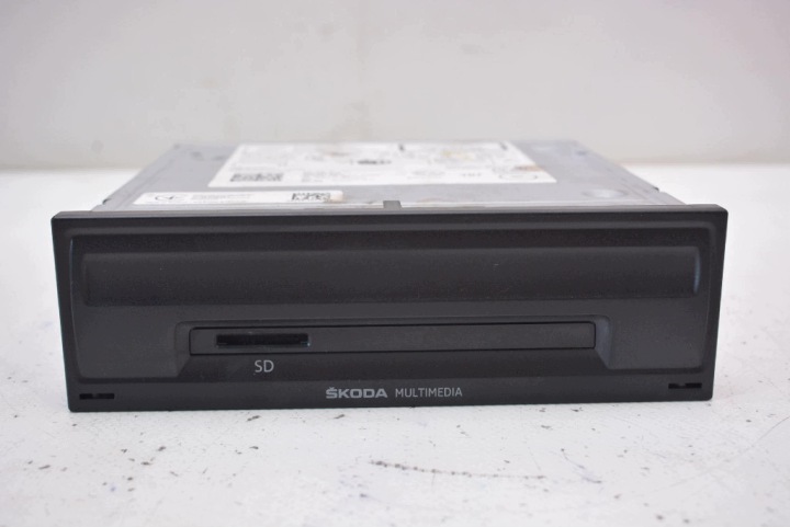CZYTNIK MULTIMEDIALNY NAVI SLOT KART 565035840 SKODA OCTAVIA III LIFT 17-20