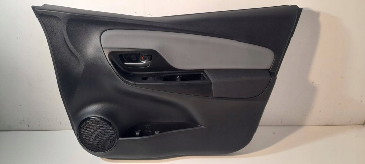 Toyota Yaris III Lift bok vrata prednji desni 677630D130 (ET180)