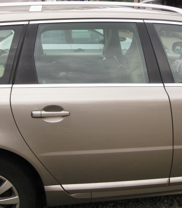 VOLVO V70 III 08R KOMBI PORTA Portiera posteriore Destro posteriore completi delle ruote.484-16