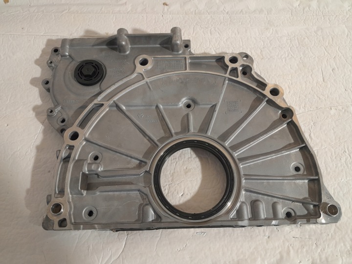 BMW 3.0D B57 Couvercle Couverture tablier moteur de la distribution 8513999
