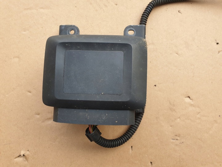 SENSOR TEMPOMAT ACC RADAR Sensor PREDKOSCI VW AUDI SEAT SKODA 5Q0907561D