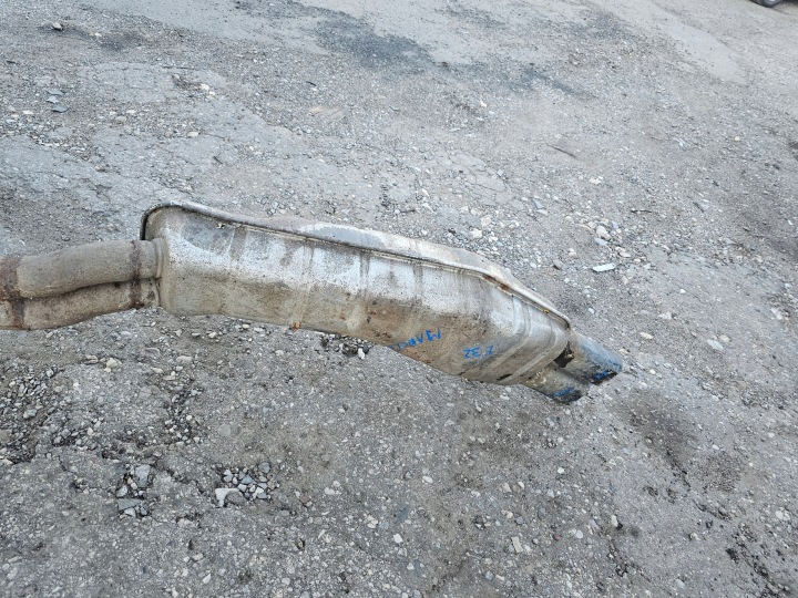 Tlumič tlumiče výfuku BMW E32 730i 735i 740i 750i 86-94r 10