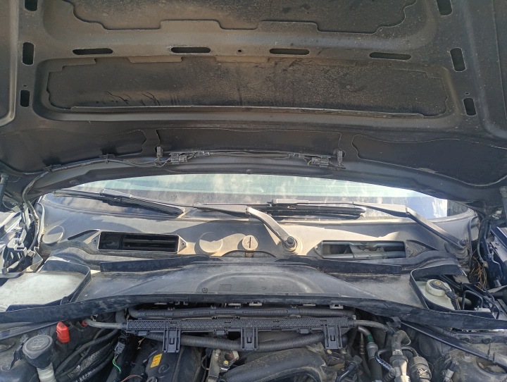 grille égouttage BMW 1 et E87 04-11